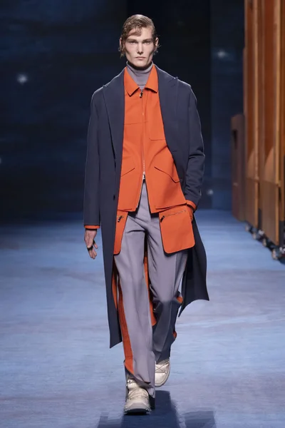 Look 22